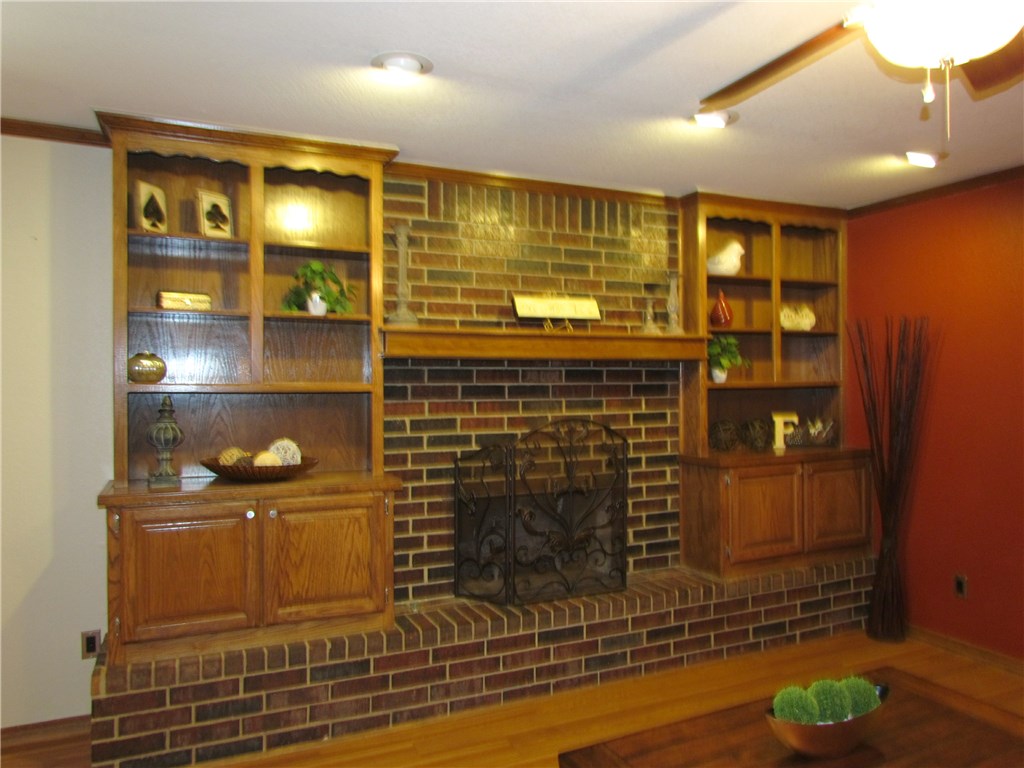 975 S Post Rd, Guthrie, OK 73044 photo 4