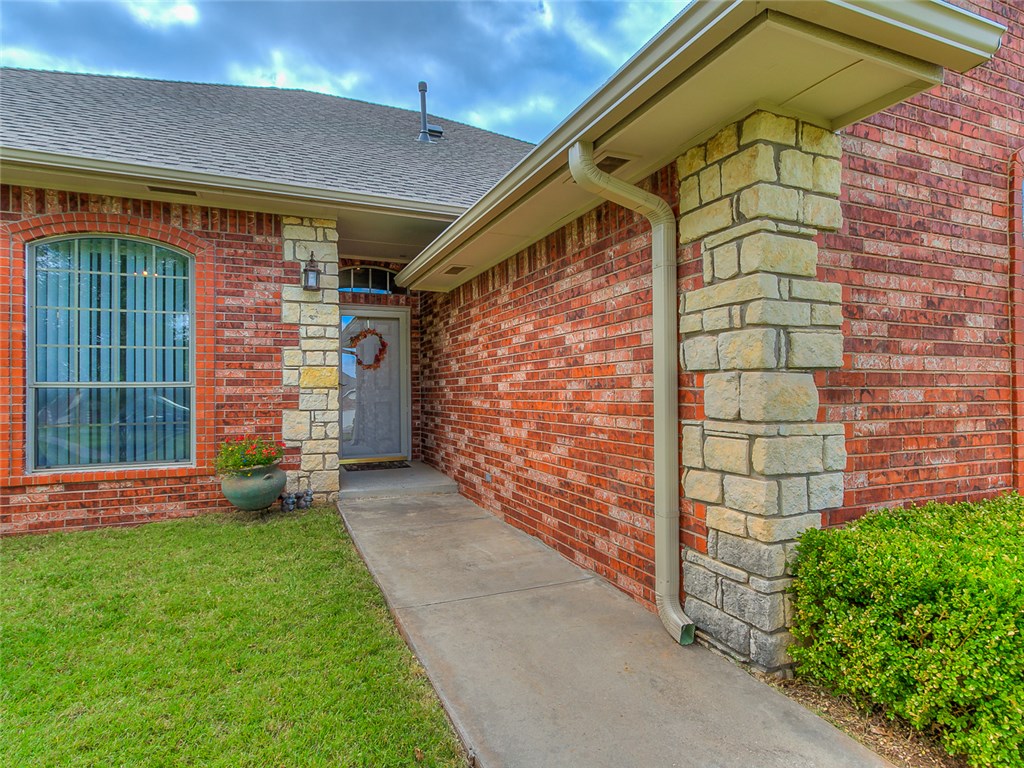 909 Grandview Rd, Tuttle, OK 73089 photo 3