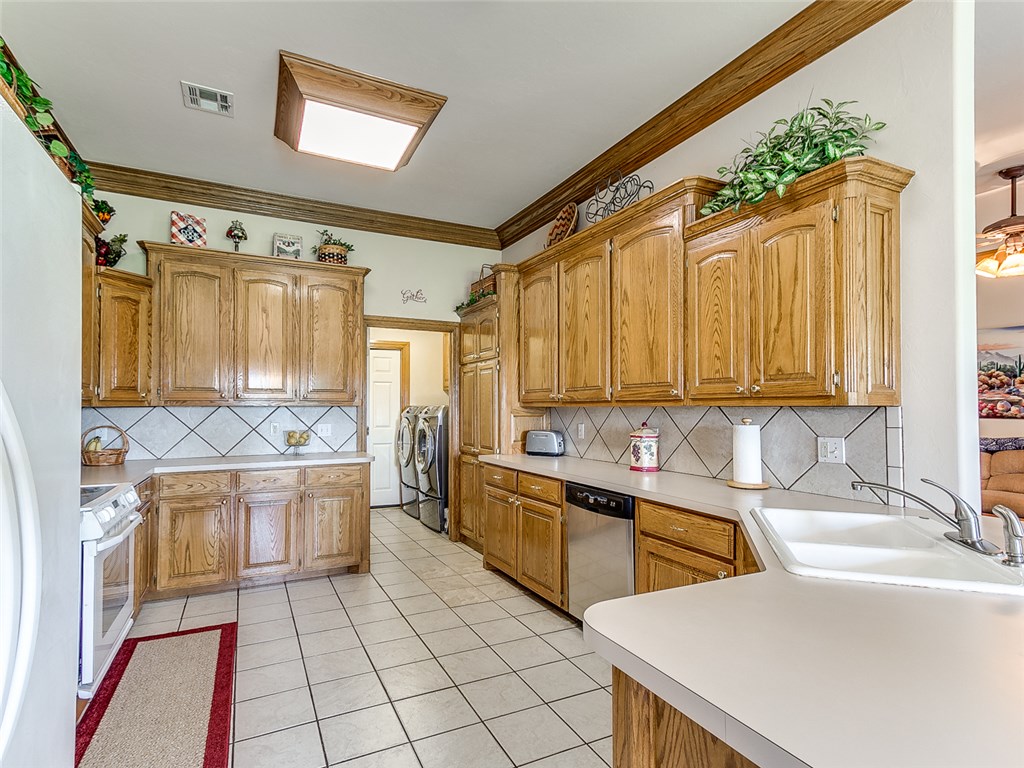 909 Grandview Rd, Tuttle, OK 73089 photo 10