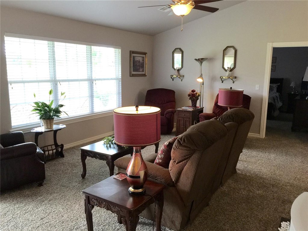 200 E Lakeview, Tecumseh, OK 74873 photo 4