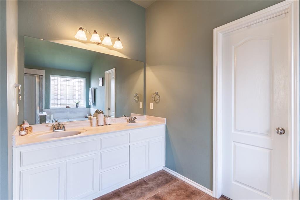 2917 Danielle Ter, Moore, OK 73160 photo 18