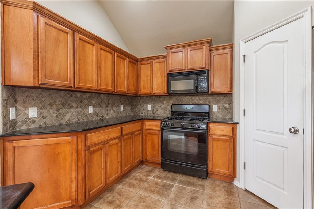 2917 Danielle Ter, Moore, OK 73160 photo 9