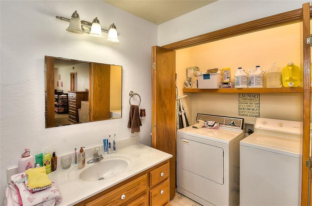103 E Ash, Noble, OK 73068 photo 32