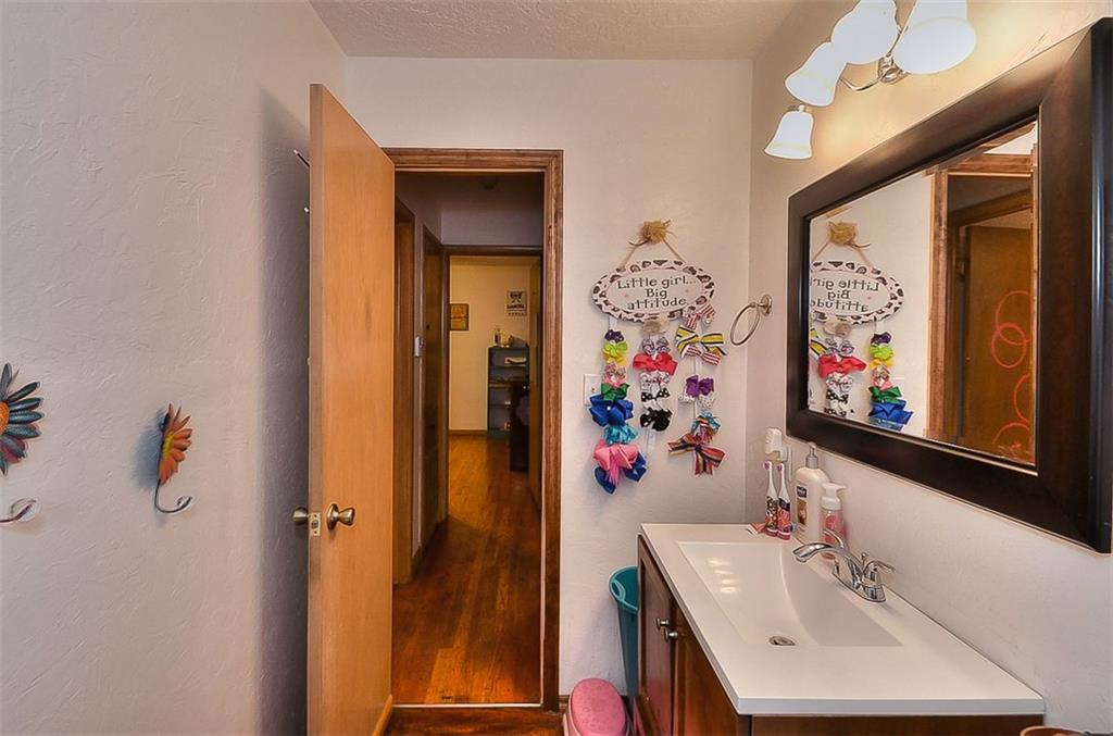 103 E Ash, Noble, OK 73068 photo 25