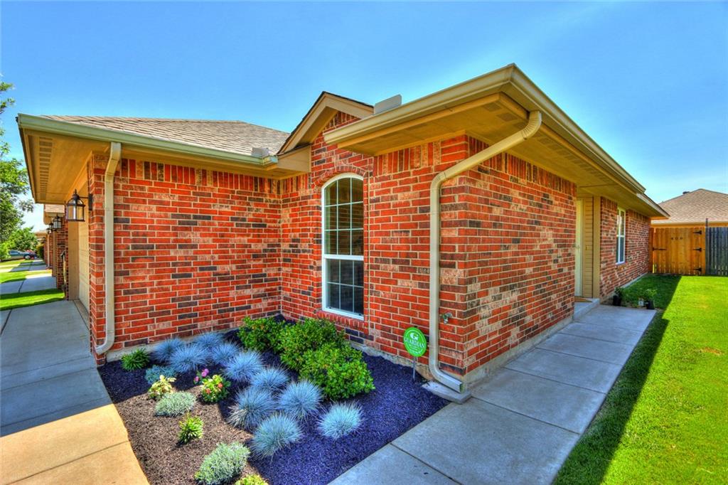 409 Apache Gate Dr, Yukon, OK 73099 photo 3