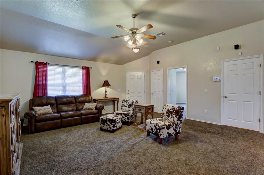 409 Apache Gate Dr, Yukon, OK 73099 photo 6