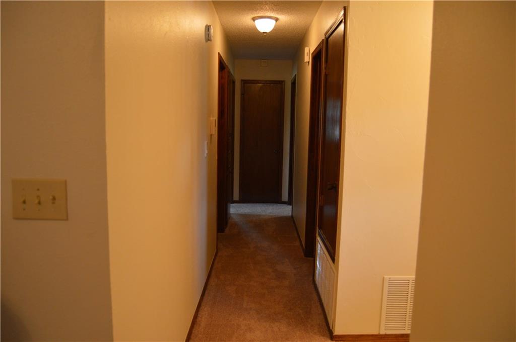 323 E Carson, Mustang, OK 73064 photo 16