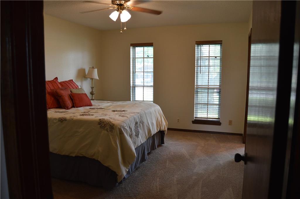 323 E Carson, Mustang, OK 73064 photo 23