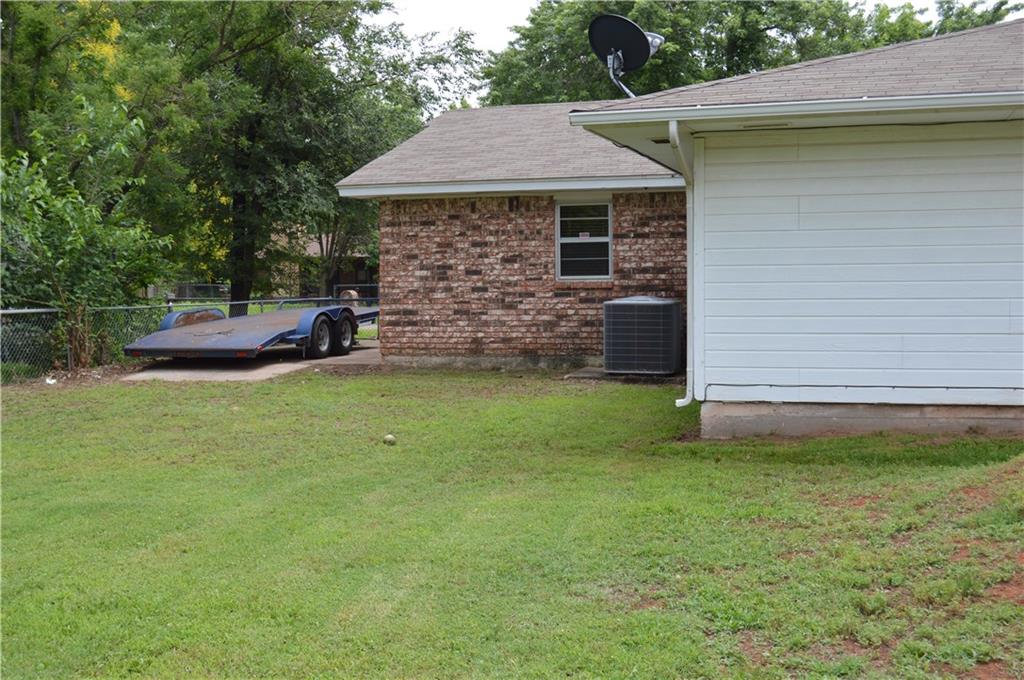 323 E Carson, Mustang, OK 73064 photo 8