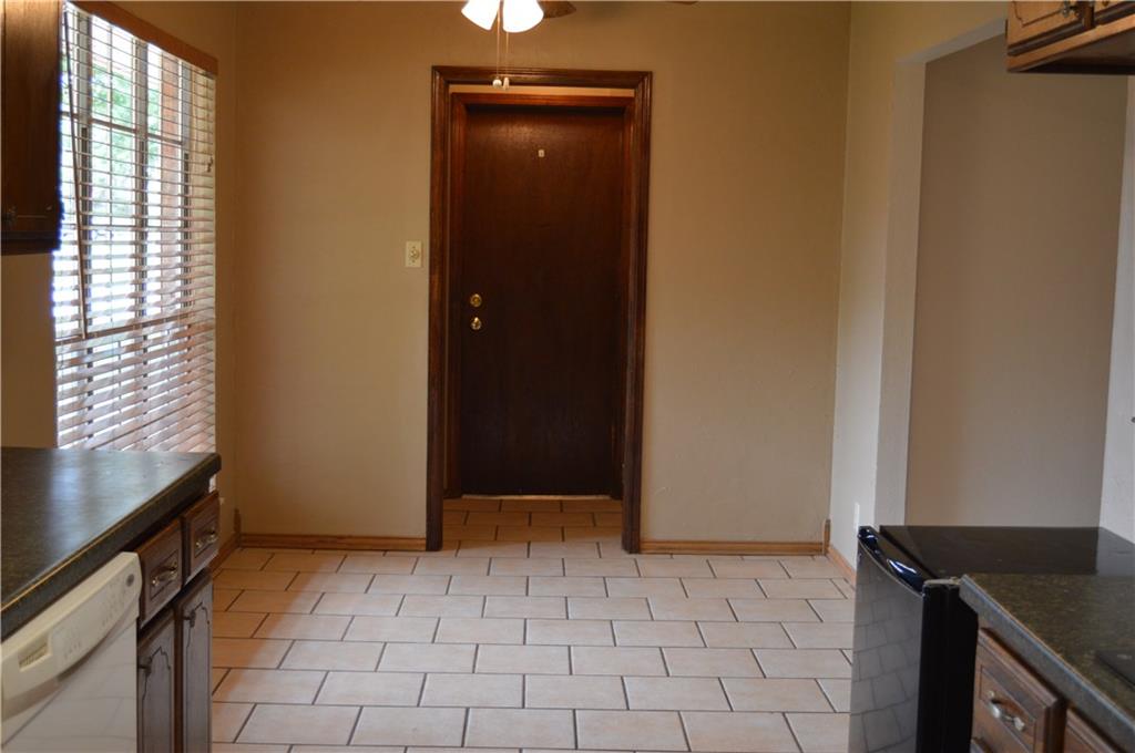 323 E Carson, Mustang, OK 73064 photo 31