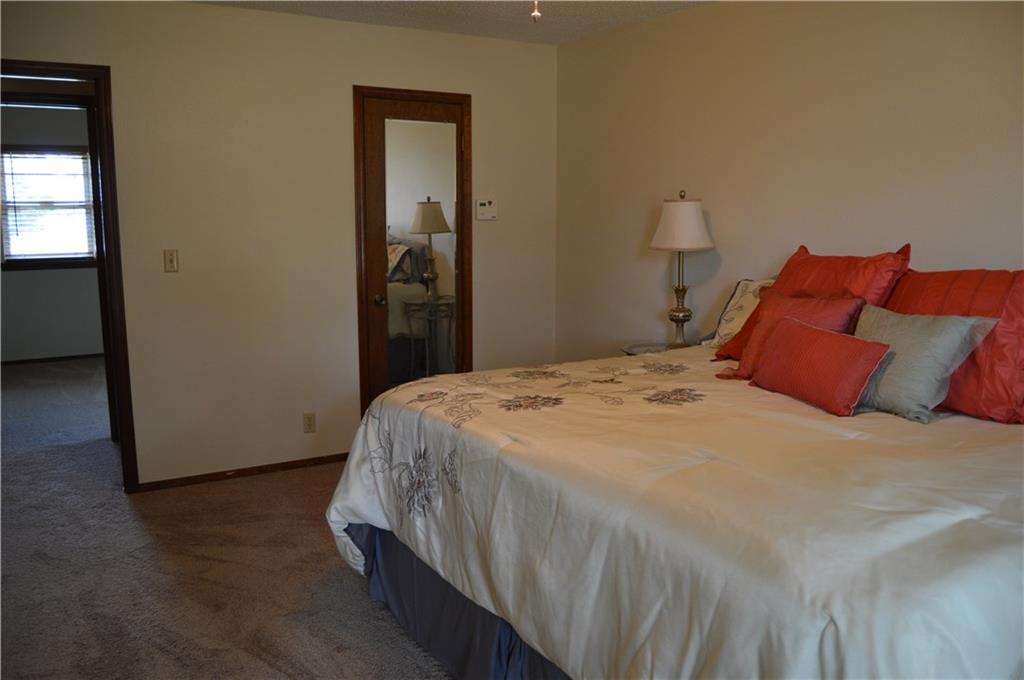 323 E Carson, Mustang, OK 73064 photo 25