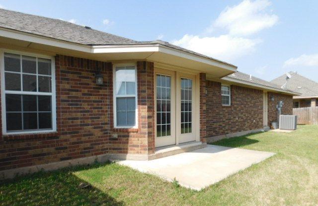 217 Glover Cir, Elgin, OK 73538 photo 12
