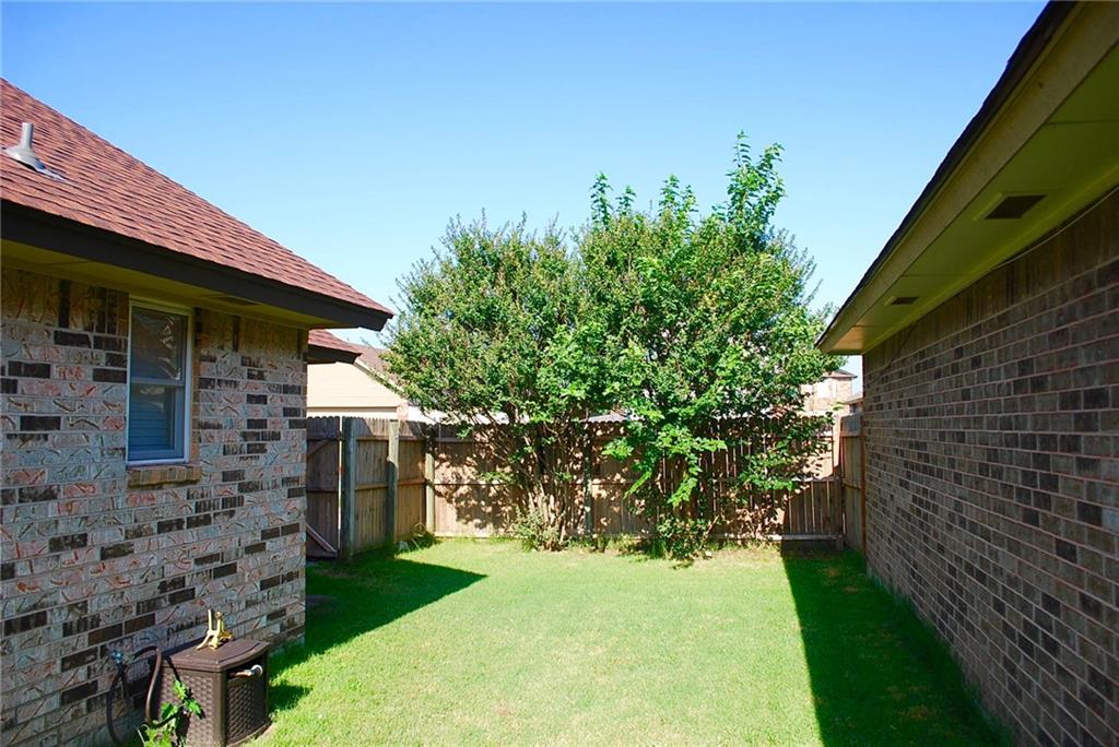 2129 Lonnie Ln, Moore, OK 73170 photo 14