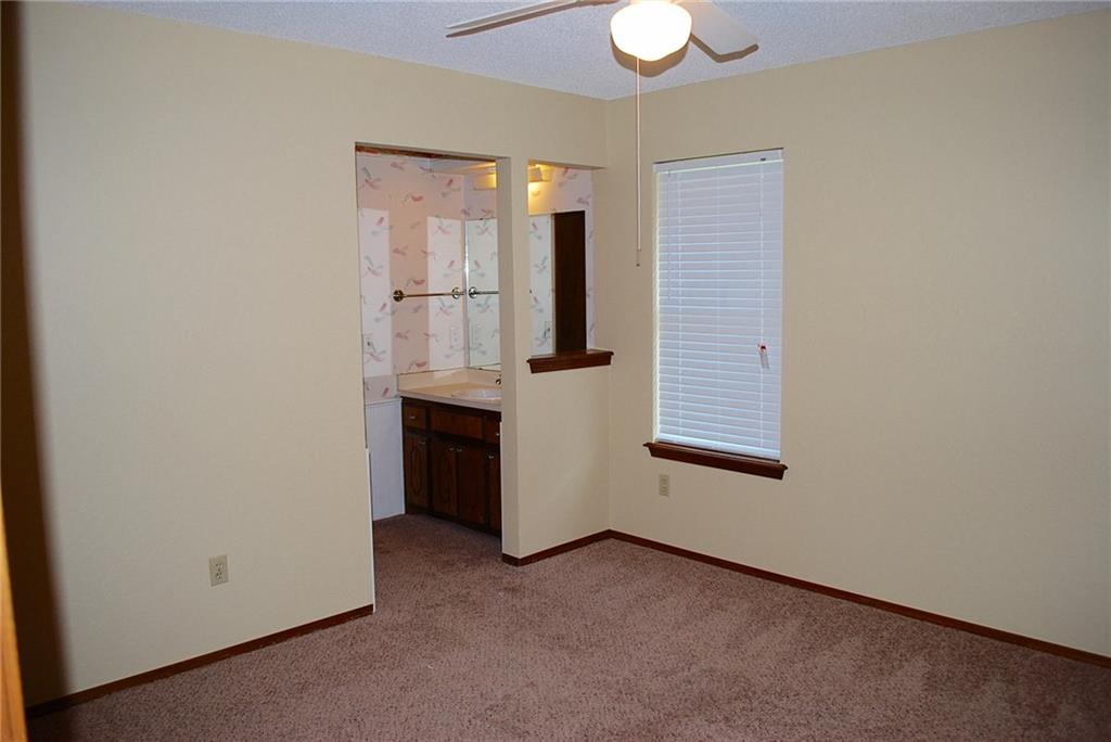 2129 Lonnie Ln, Moore, OK 73170 photo 10