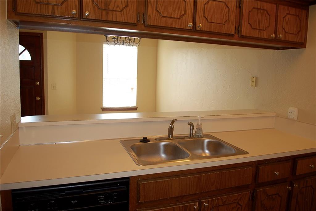 2129 Lonnie Ln, Moore, OK 73170 photo 6