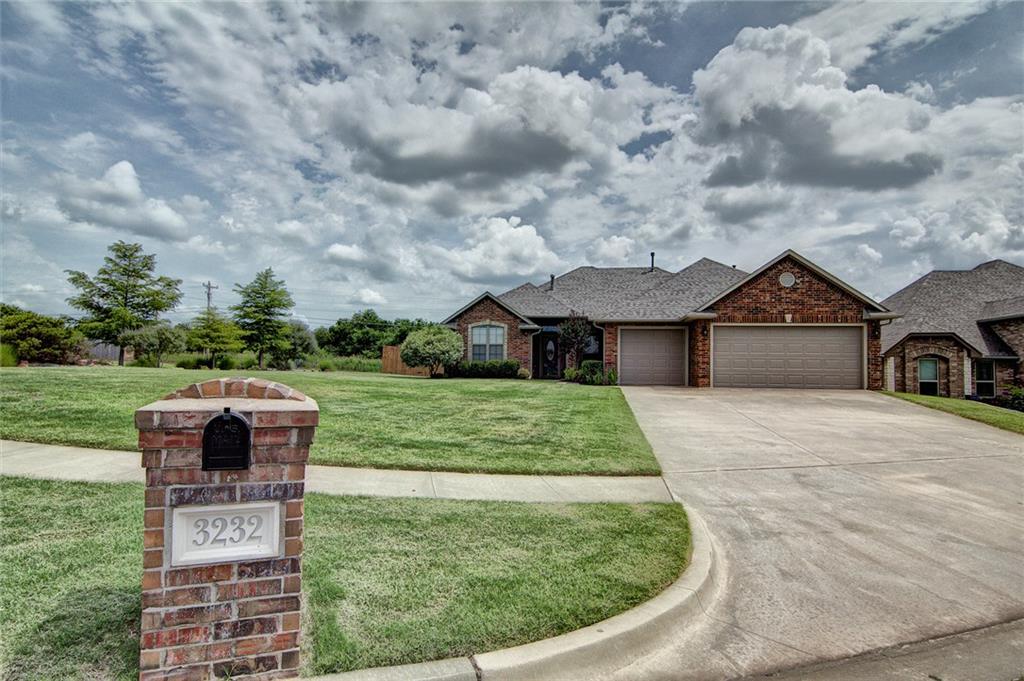 3232 33rd St, Moore, OK 73165 photo 3