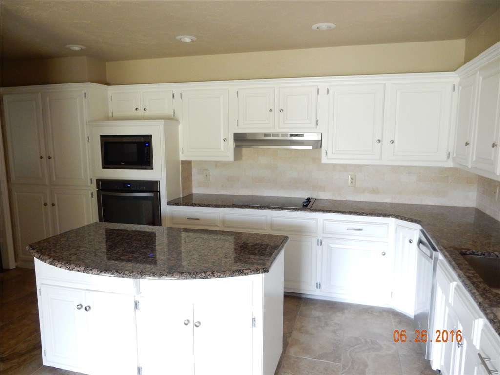 Undisclosed, Edmond, OK 73013 photo 11