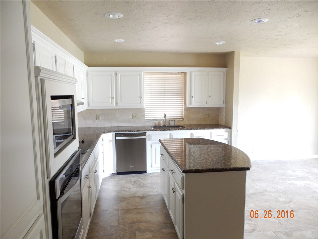 Undisclosed, Edmond, OK 73013 photo 12
