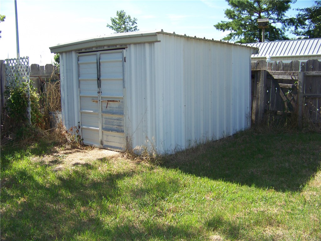 305 Brakefield Dr, Wayne, OK 73095 photo 7