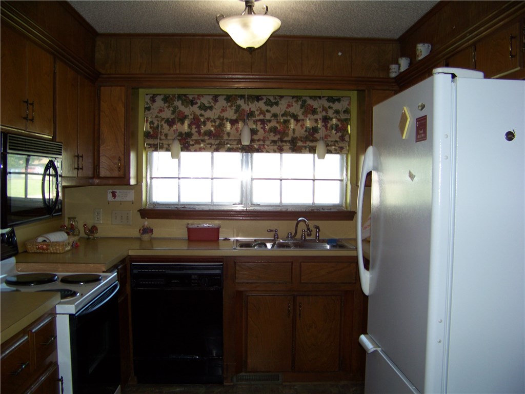 305 Brakefield Dr, Wayne, OK 73095 photo 4