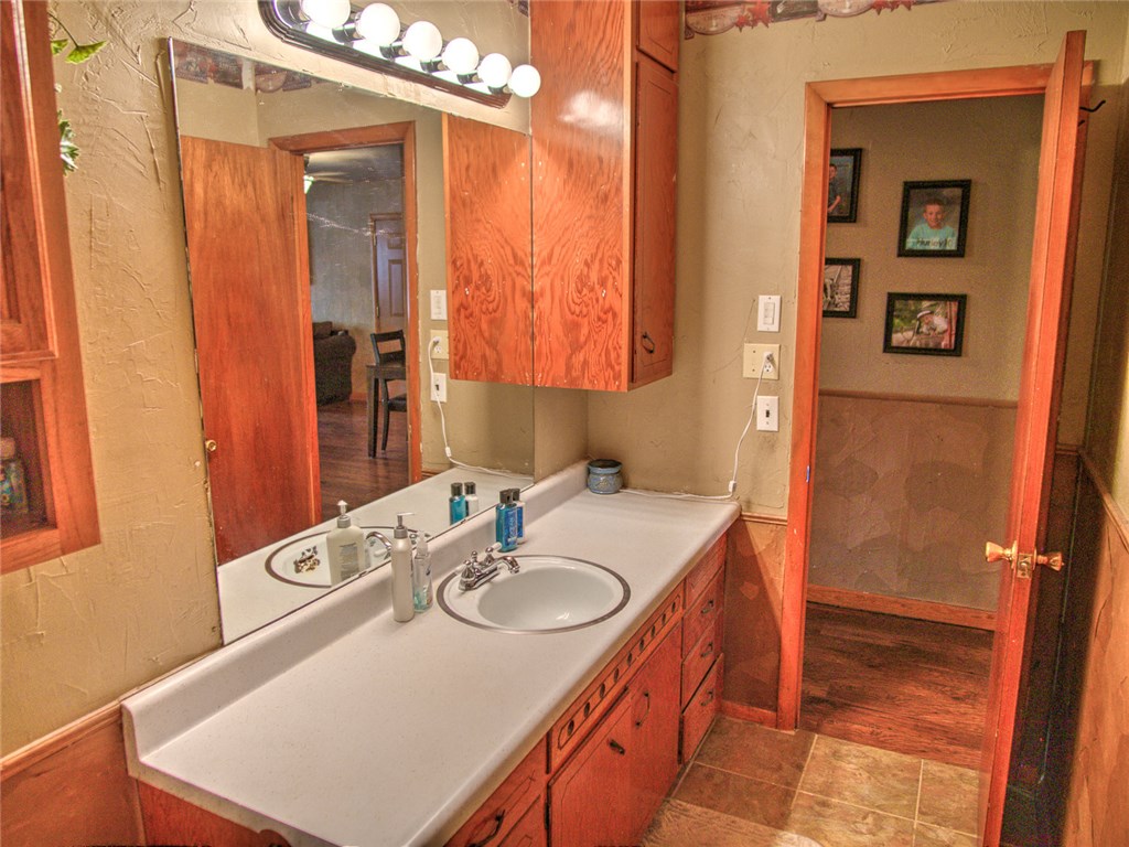 500 S 4th, Mcloud, OK 74851 photo 14