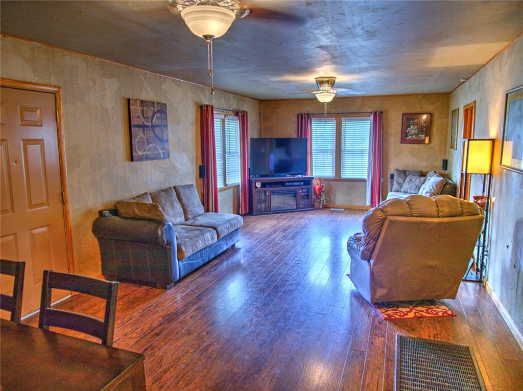 500 S 4th, Mcloud, OK 74851 photo 4