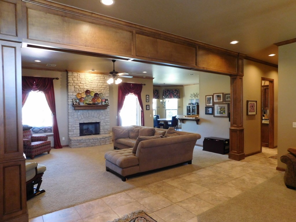2400 Redrock Dr, Edmond, OK 73003 photo 4