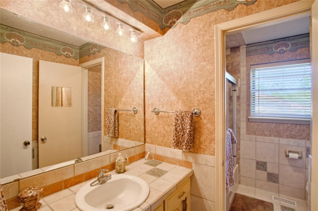622 E 28th St, Edmond, OK 73013 photo 18
