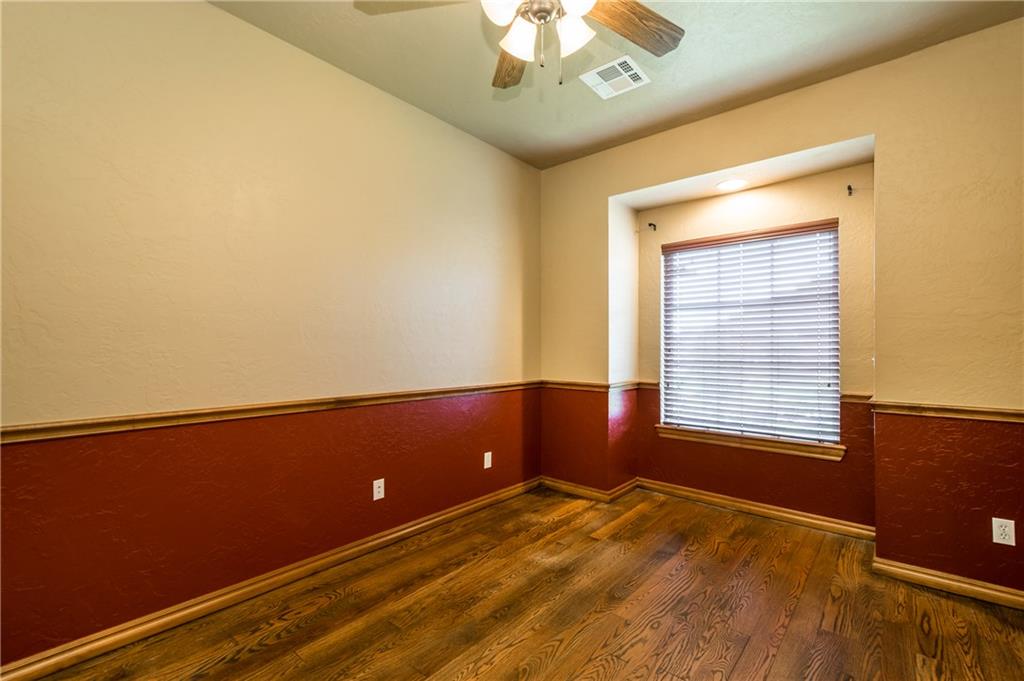 2817 SE 5th St, Moore, OK 73160 photo 4
