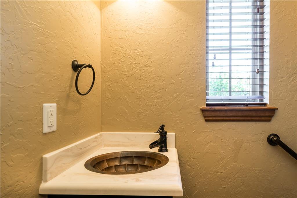 2817 SE 5th St, Moore, OK 73160 photo 6