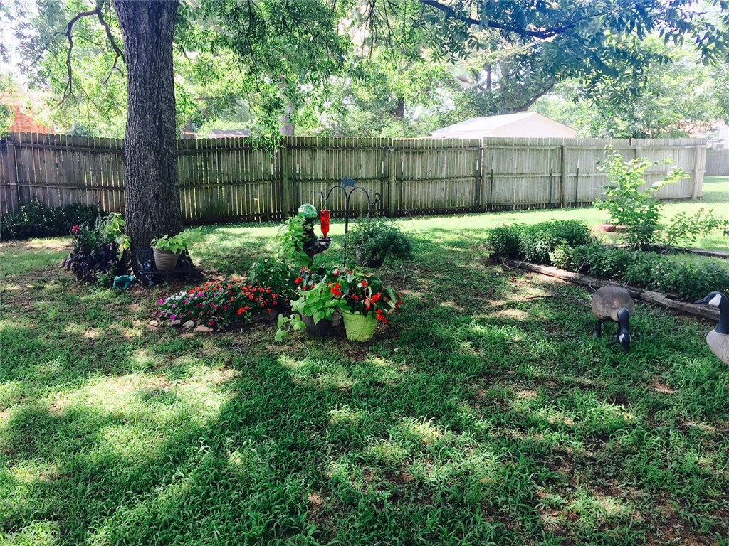 1302 E Bradley, Shawnee, OK 74804 photo 15
