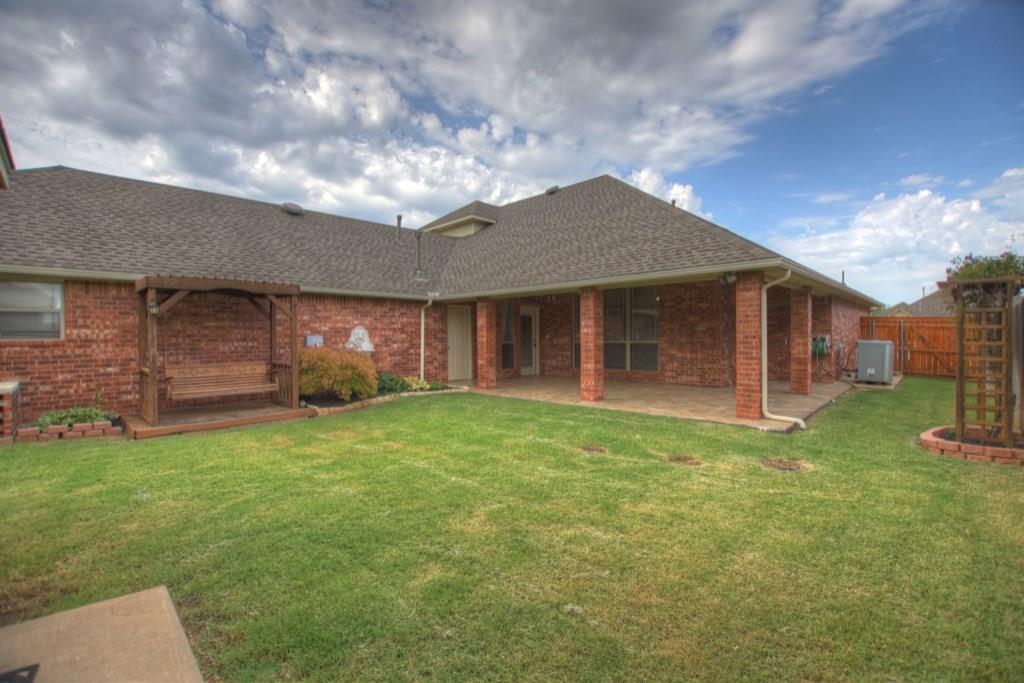 1124 Lanie Ln, Moore, OK 73160 photo 5
