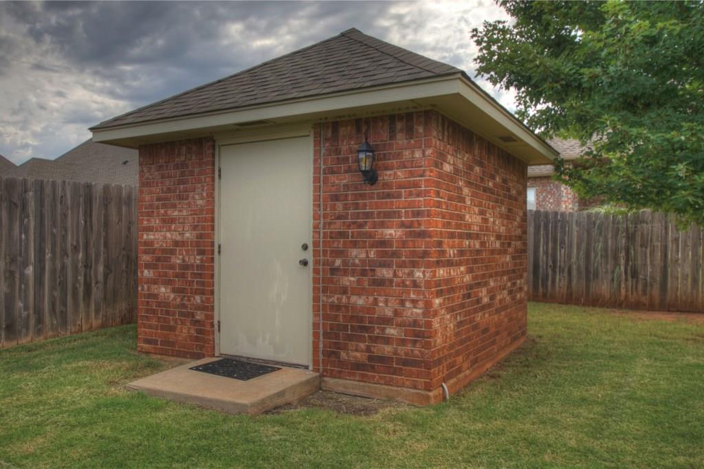 1124 Lanie Ln, Moore, OK 73160 photo 8