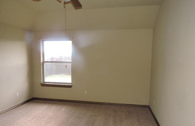 1604 Camelot St, Tuttle, OK 73089 photo 11