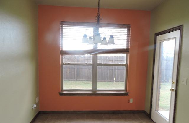 1604 Camelot St, Tuttle, OK 73089 photo 7
