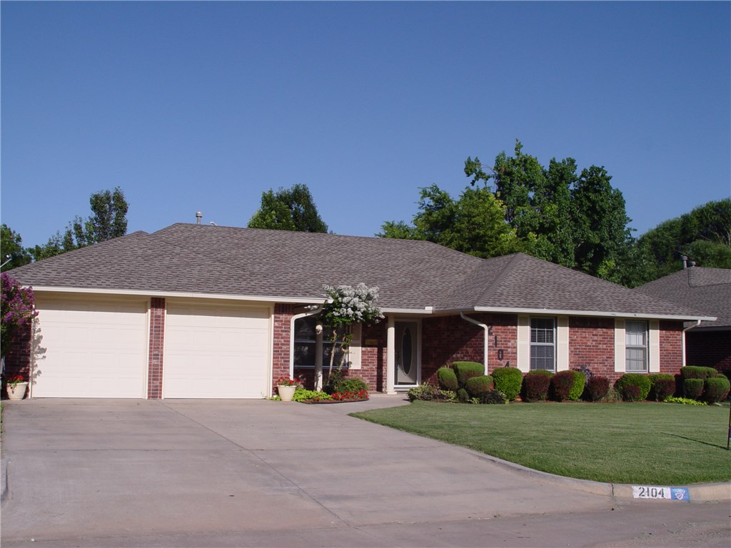 2104 Fox Ave, Moore, OK 73160 photo 1