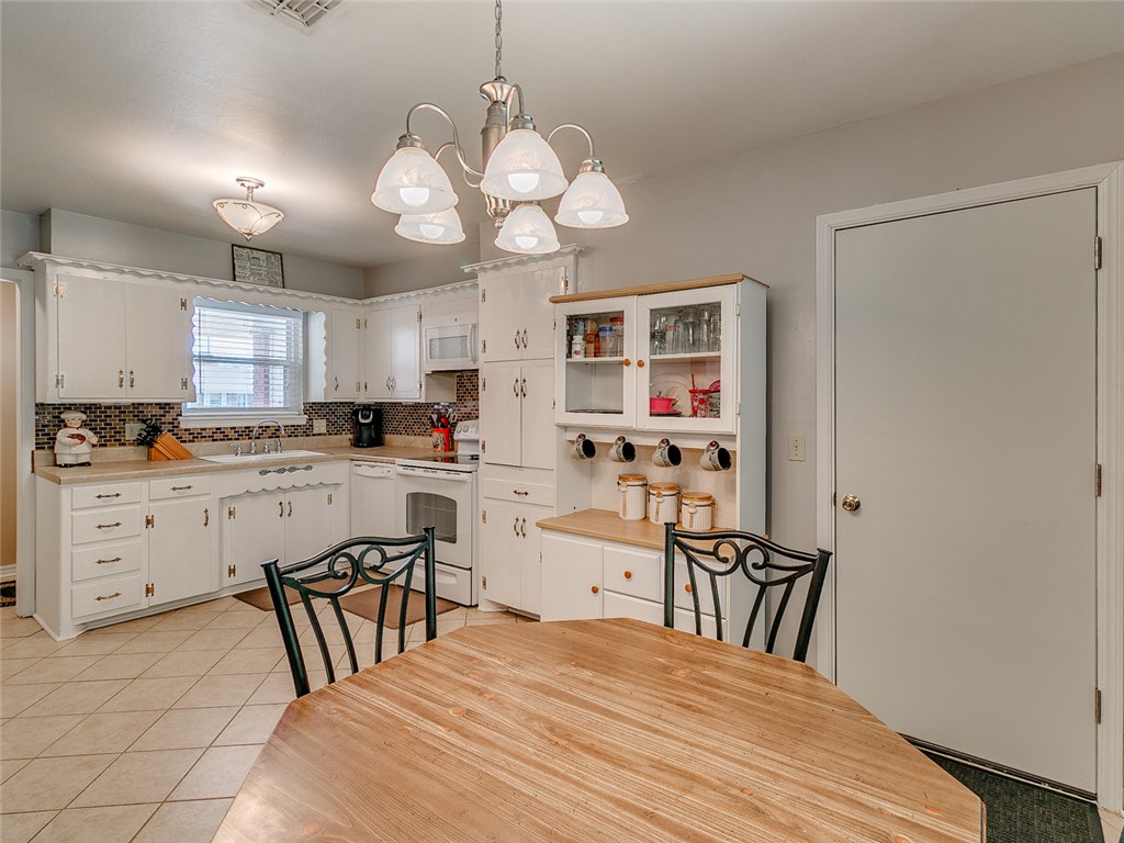 109 Eberle Dr, Moore, OK 73160 photo 13