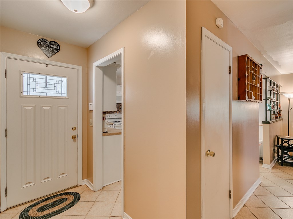 109 Eberle Dr, Moore, OK 73160 photo 8