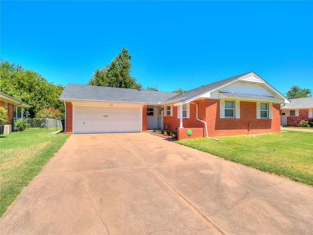 109 Eberle Dr, Moore, OK 73160 photo 4
