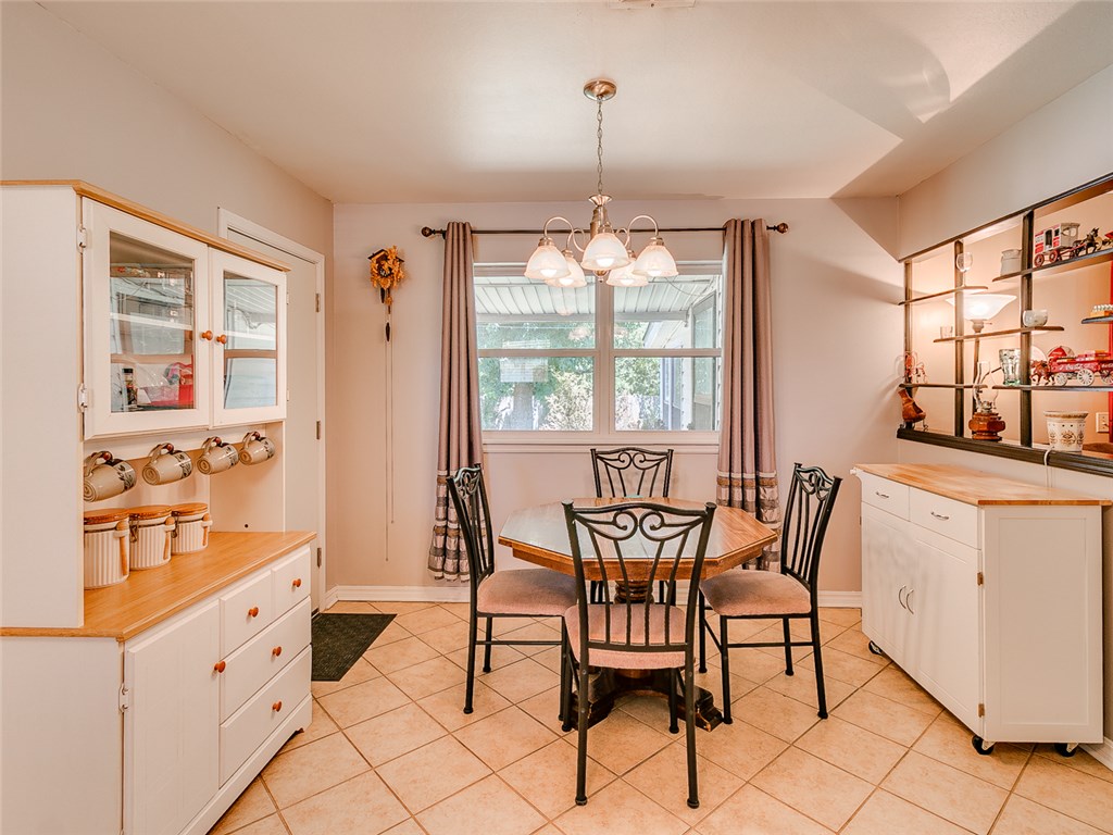 109 Eberle Dr, Moore, OK 73160 photo 9