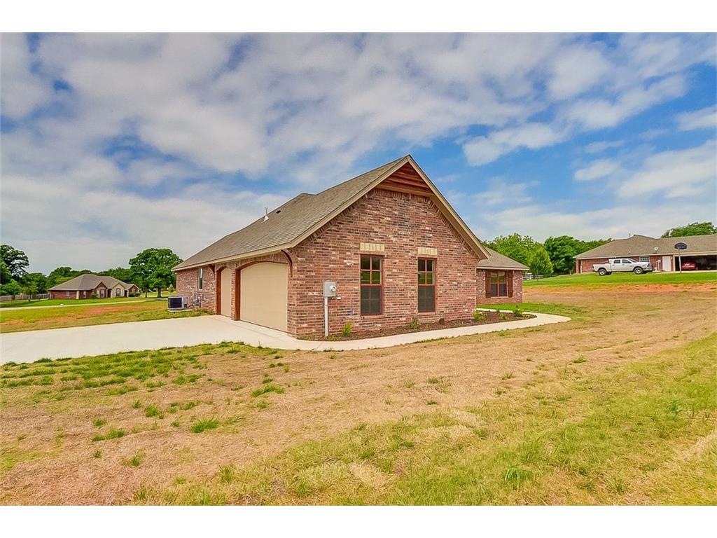 5701 Lost Deer Dr, Newalla, OK 74857 photo 4