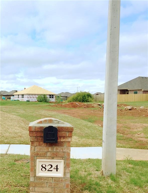821 Lakeview Dr, Moore, OK 73160 photo 3