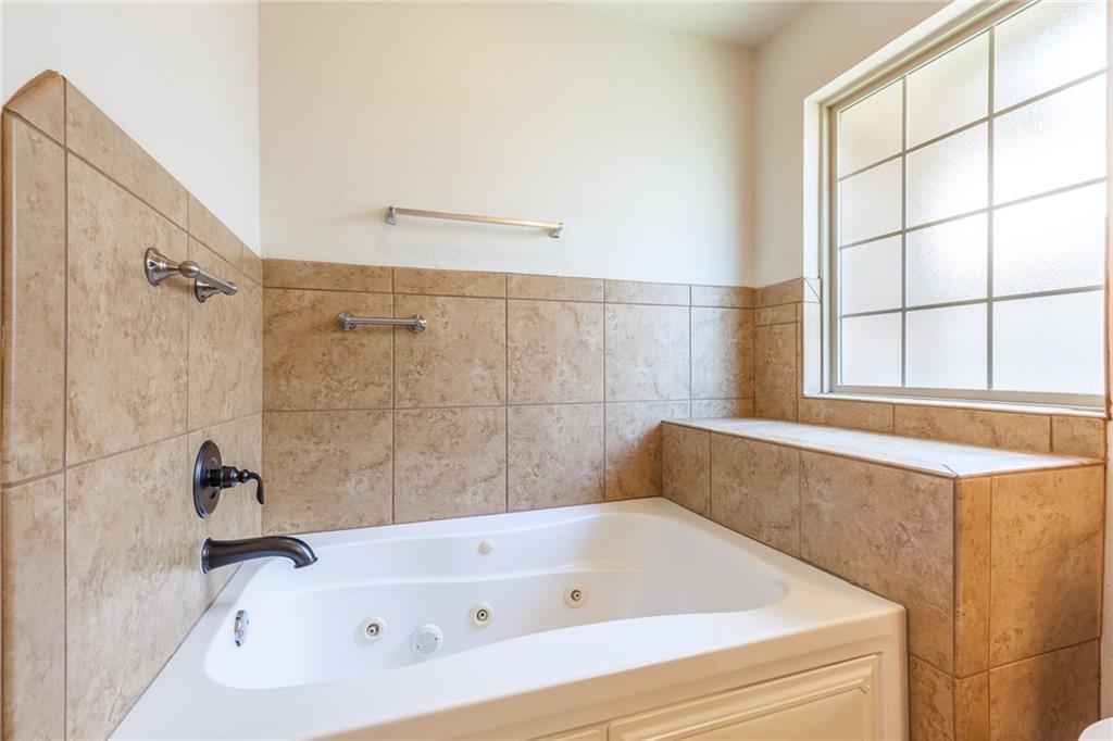 1409 NW 13th Pl, Moore, OK 73170 photo 23