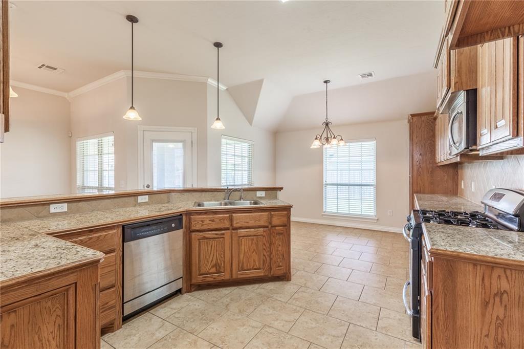 1409 NW 13th Pl, Moore, OK 73170 photo 14