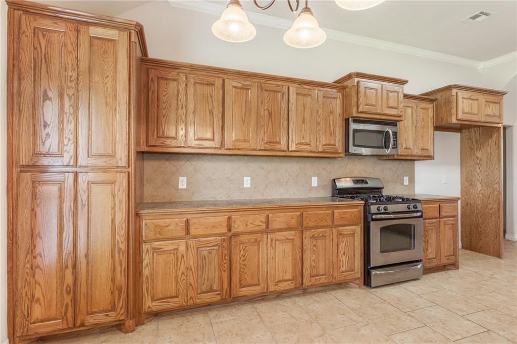 1409 NW 13th Pl, Moore, OK 73170 photo 16