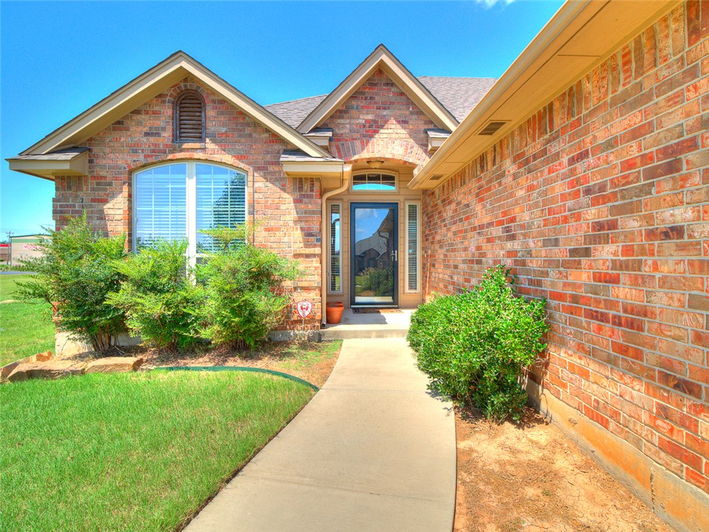813 SE 6th St, Moore, OK 73160 photo 4