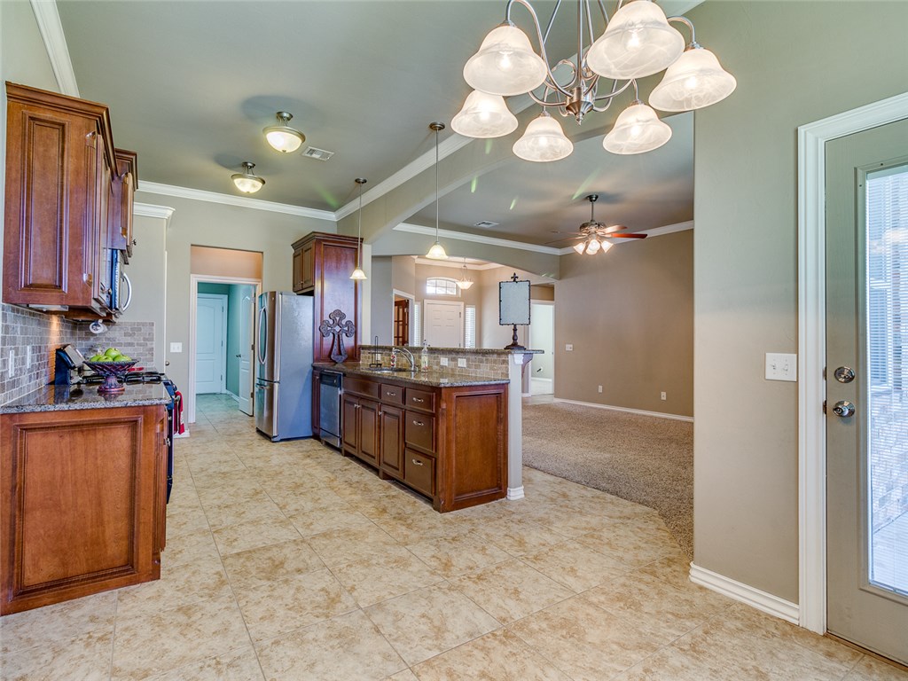 813 SE 6th St, Moore, OK 73160 photo 13