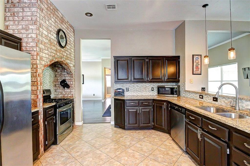 904 Old Mill Rd, Moore, OK 73160 photo 4