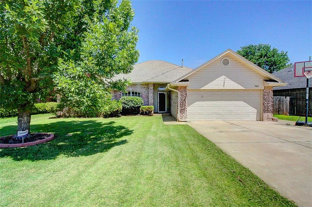 904 Old Mill Rd, Moore, OK 73160 photo 1