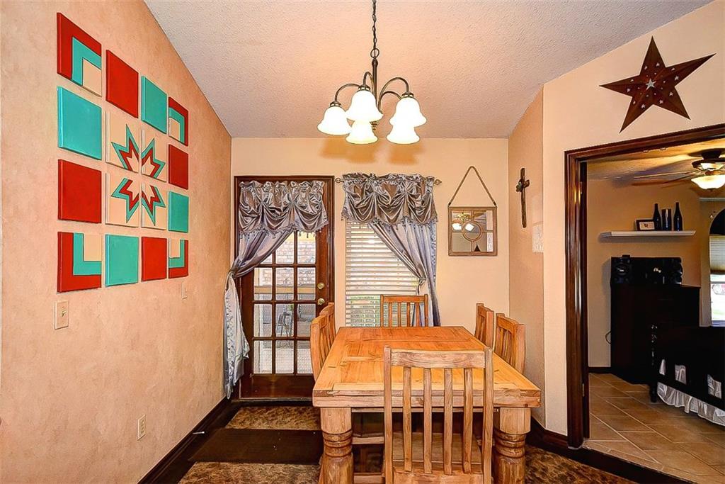 2106 Briarcliff Dr, Moore, OK 73170 photo 9